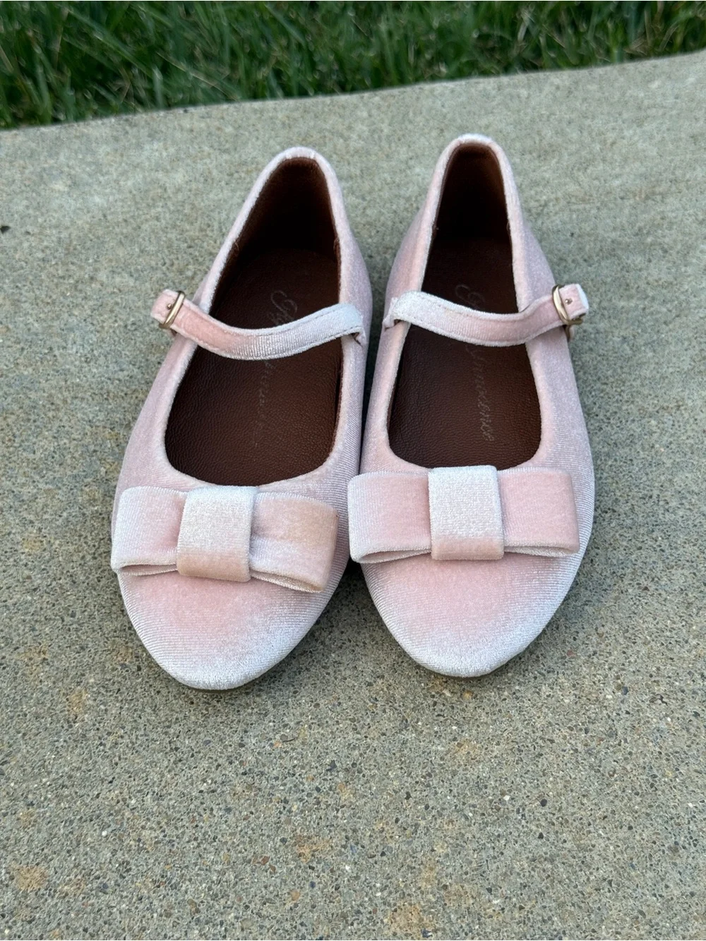 Age of innocence sz 29 Ellen velvet light pink Mary Jane shoes